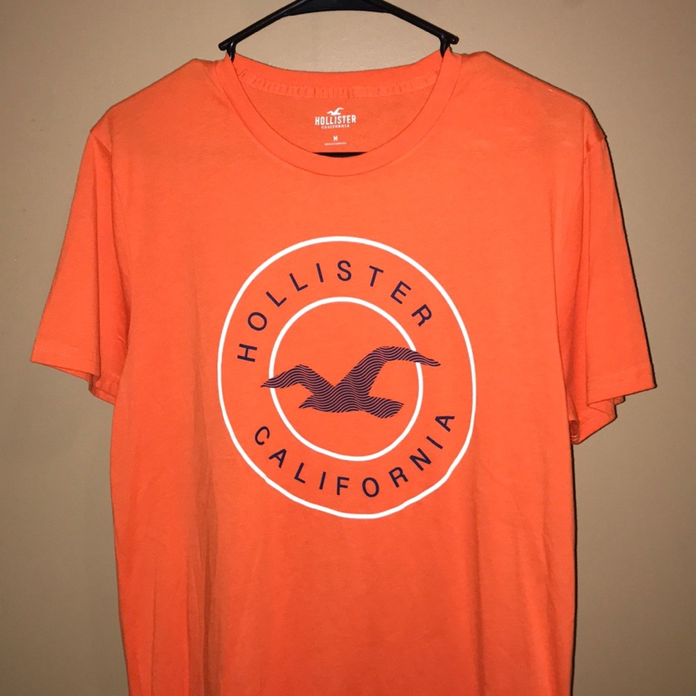 orange hollister t shirt